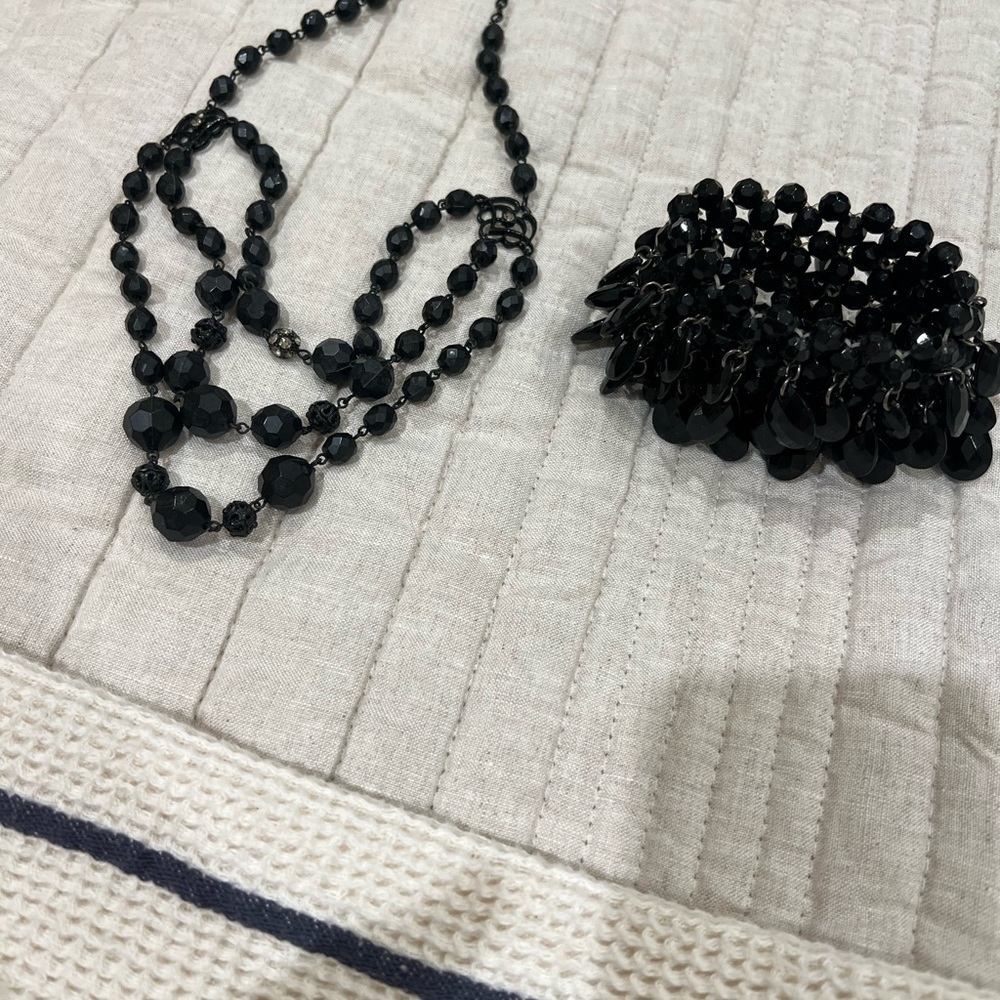 Beautiful Black necklace and bracelet set